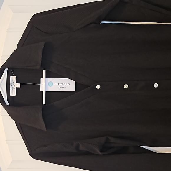 *NWT* Beacon Apparel lllona Collared Ribbed Knit Top - Picture 3 of 11